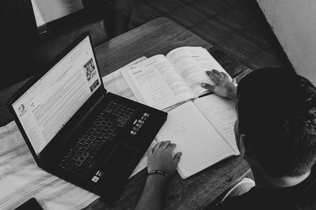 student taking online finance course